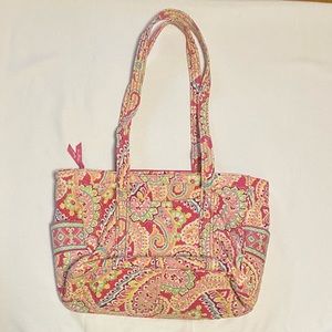 VERA BRADLEY BABY BAG WITH FREE AVENT POWDER FORMULA DISPENSER